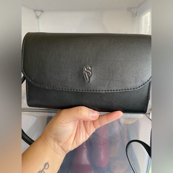 Simply Vera Vera Wang Signature Mini Crossbody Bag - Picture 5 of 8